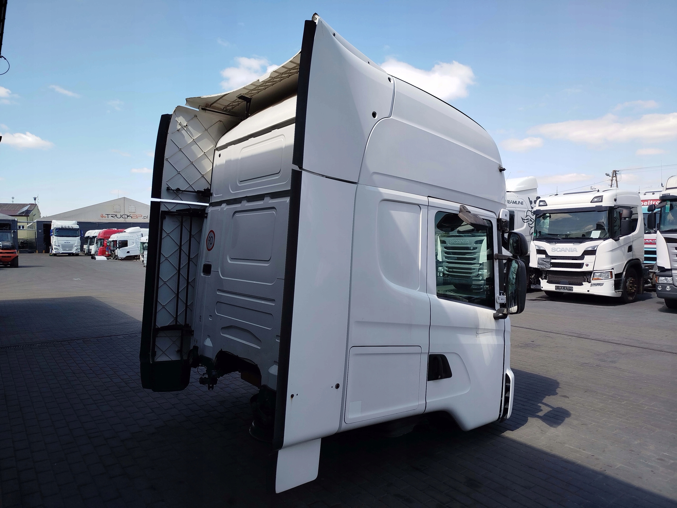 5218b73a639008fca8f52d79fa6fb740