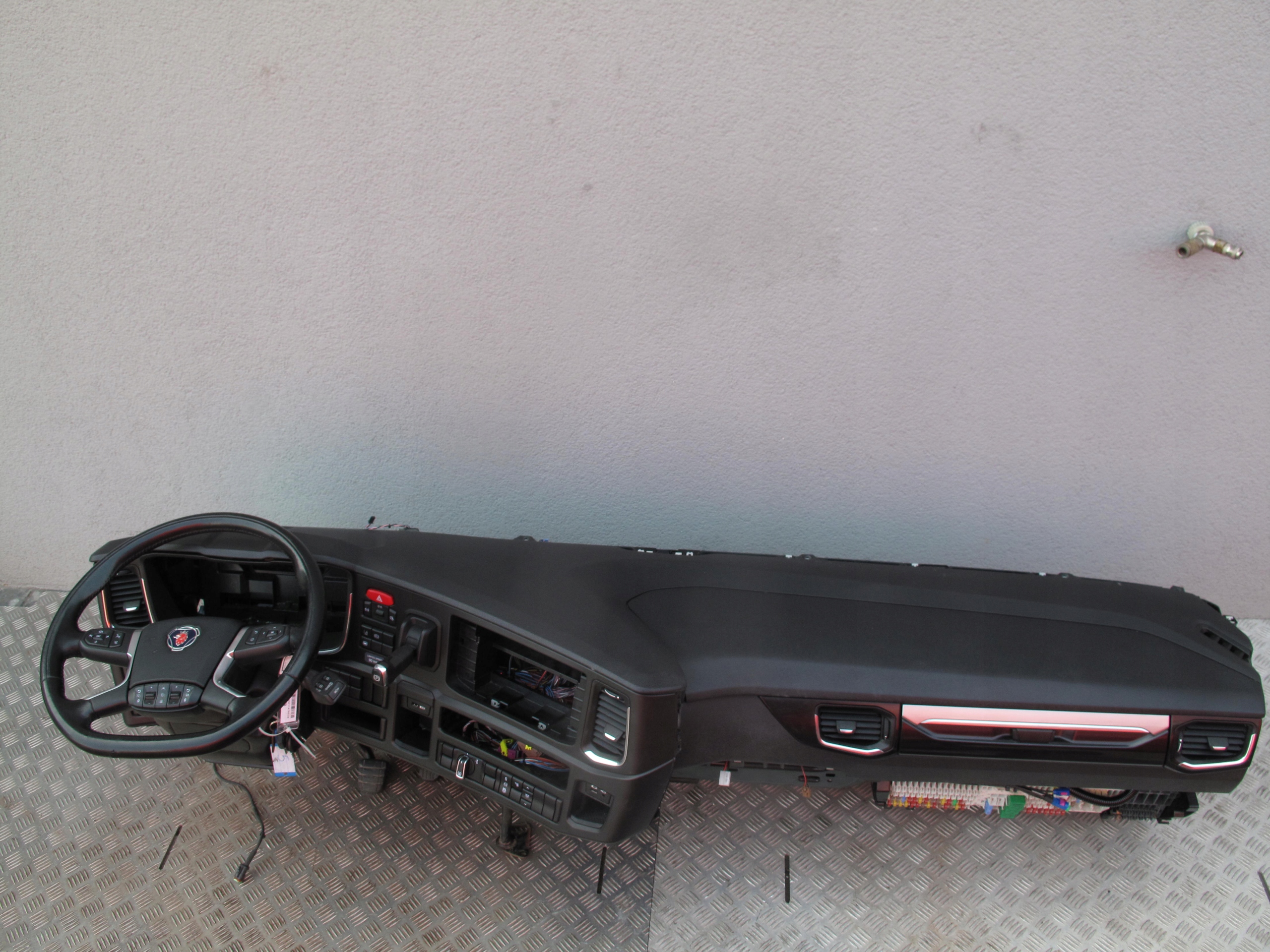 a8bcf670f25383ec3517f3e195c84f1e