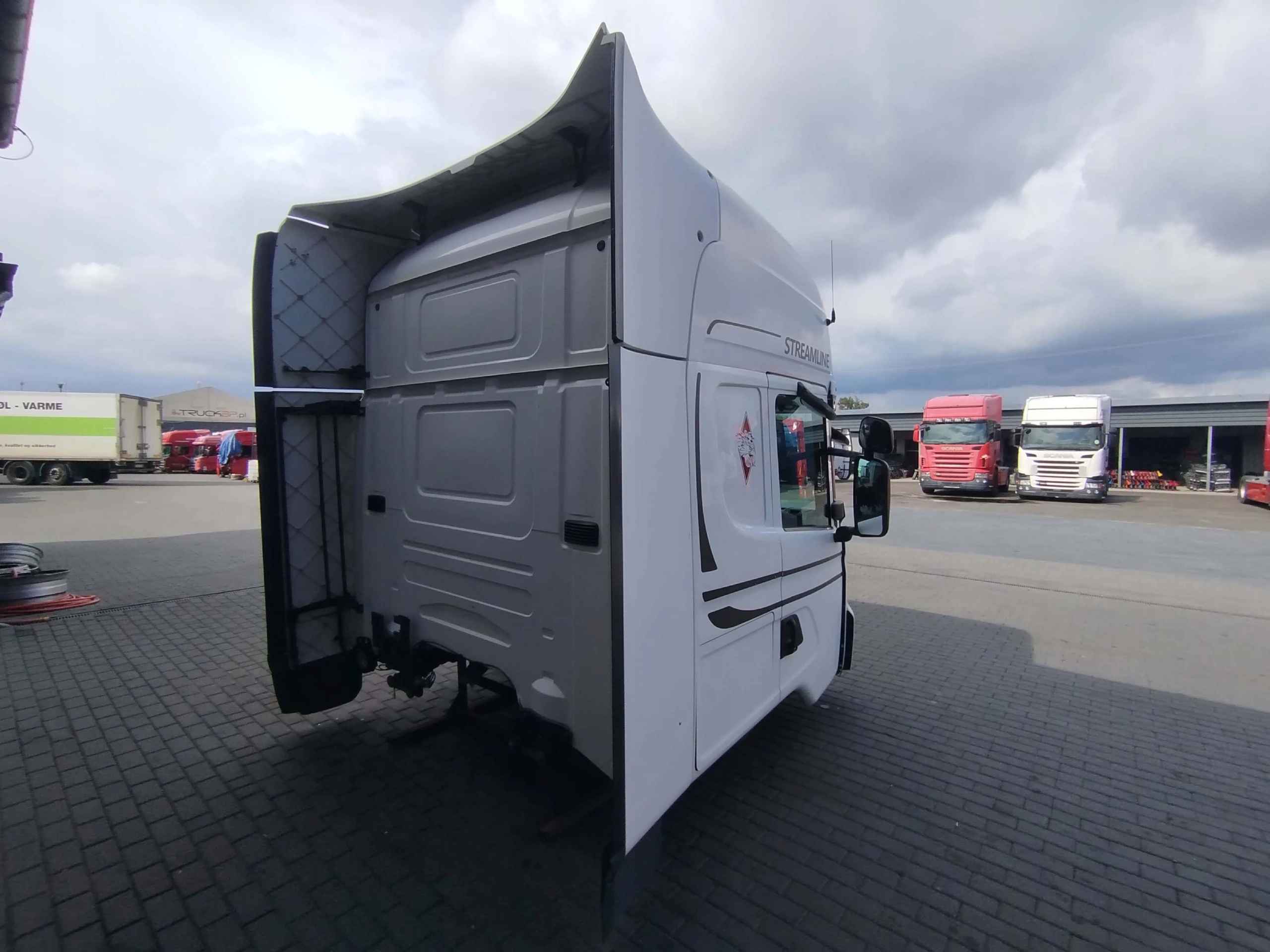 e1e4651f9fbbb7e306c7ef8fc54f1c2f