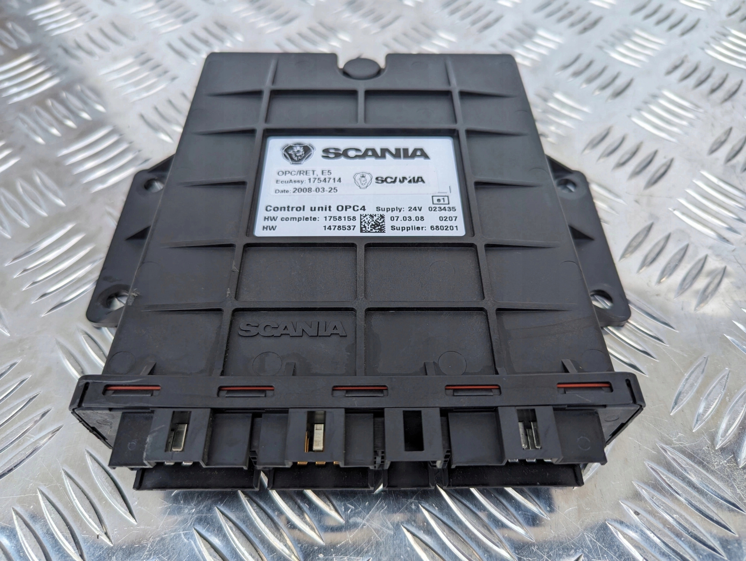 6c28928d34e33f99477e4278cddc8e27