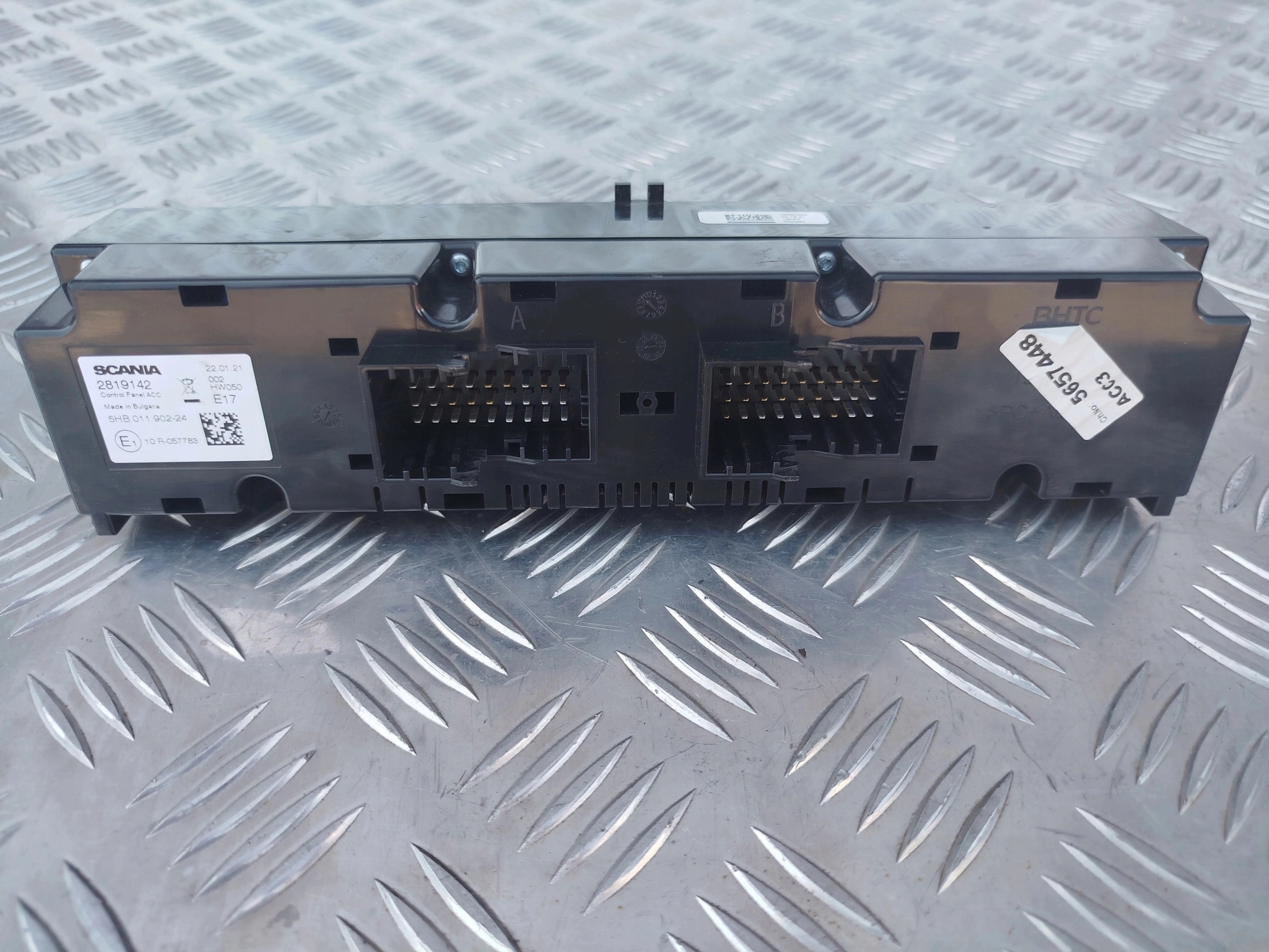 b0945384c0a550281f58a70ed56126bf