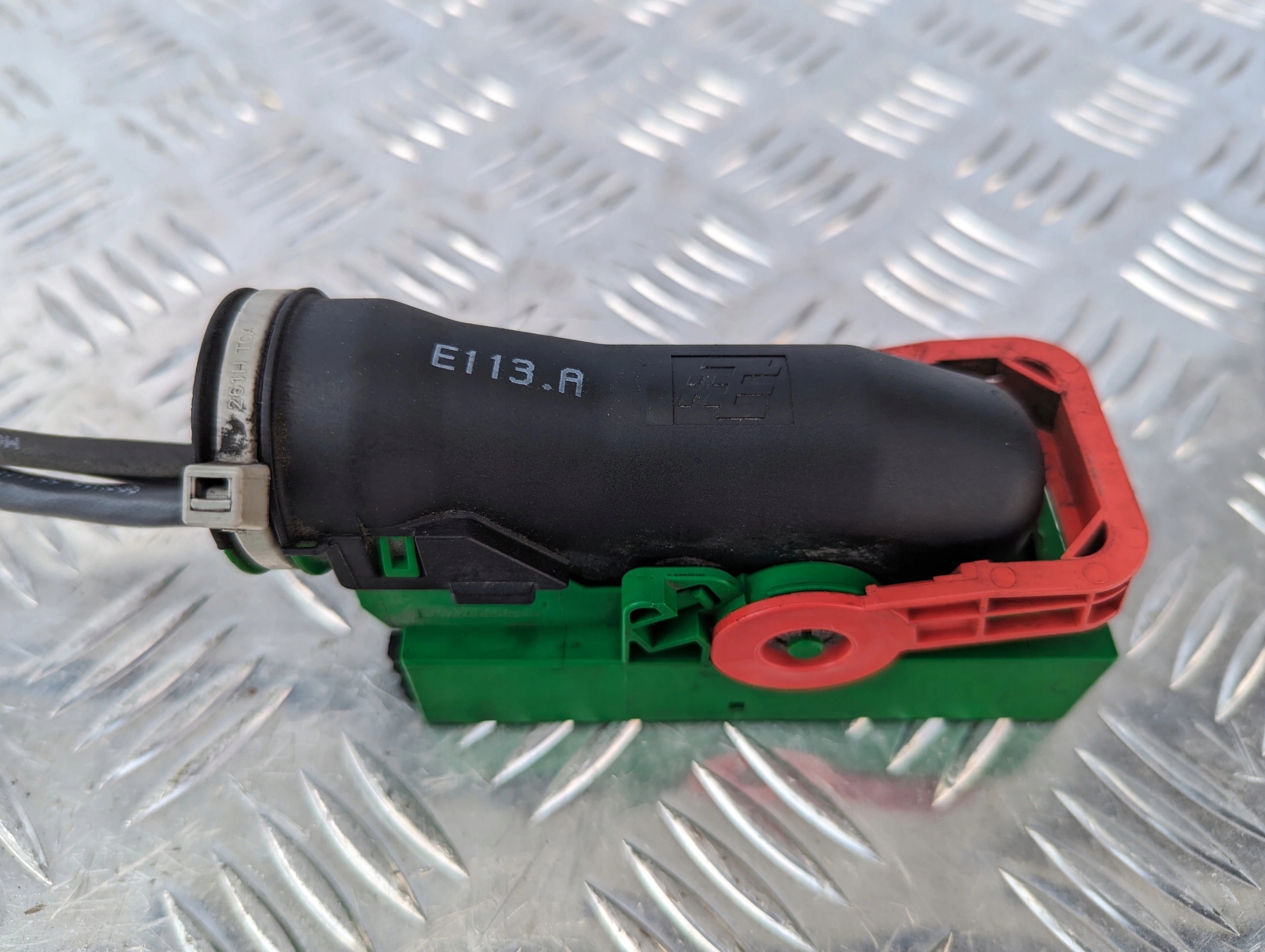 5cebad680460dd4e770afedd102b03bd