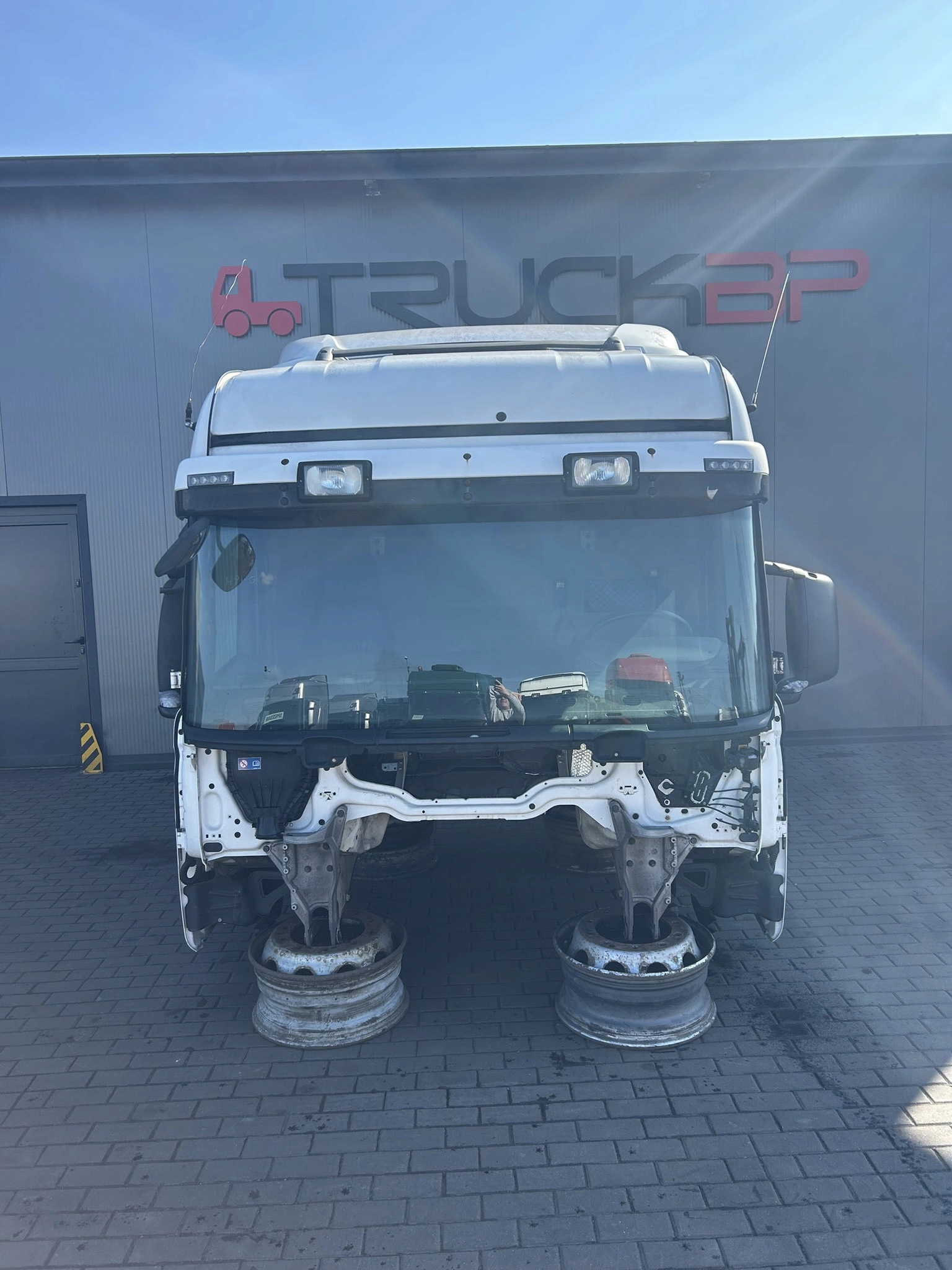 a697d0990d7ab68023aa7a17de4bbf43