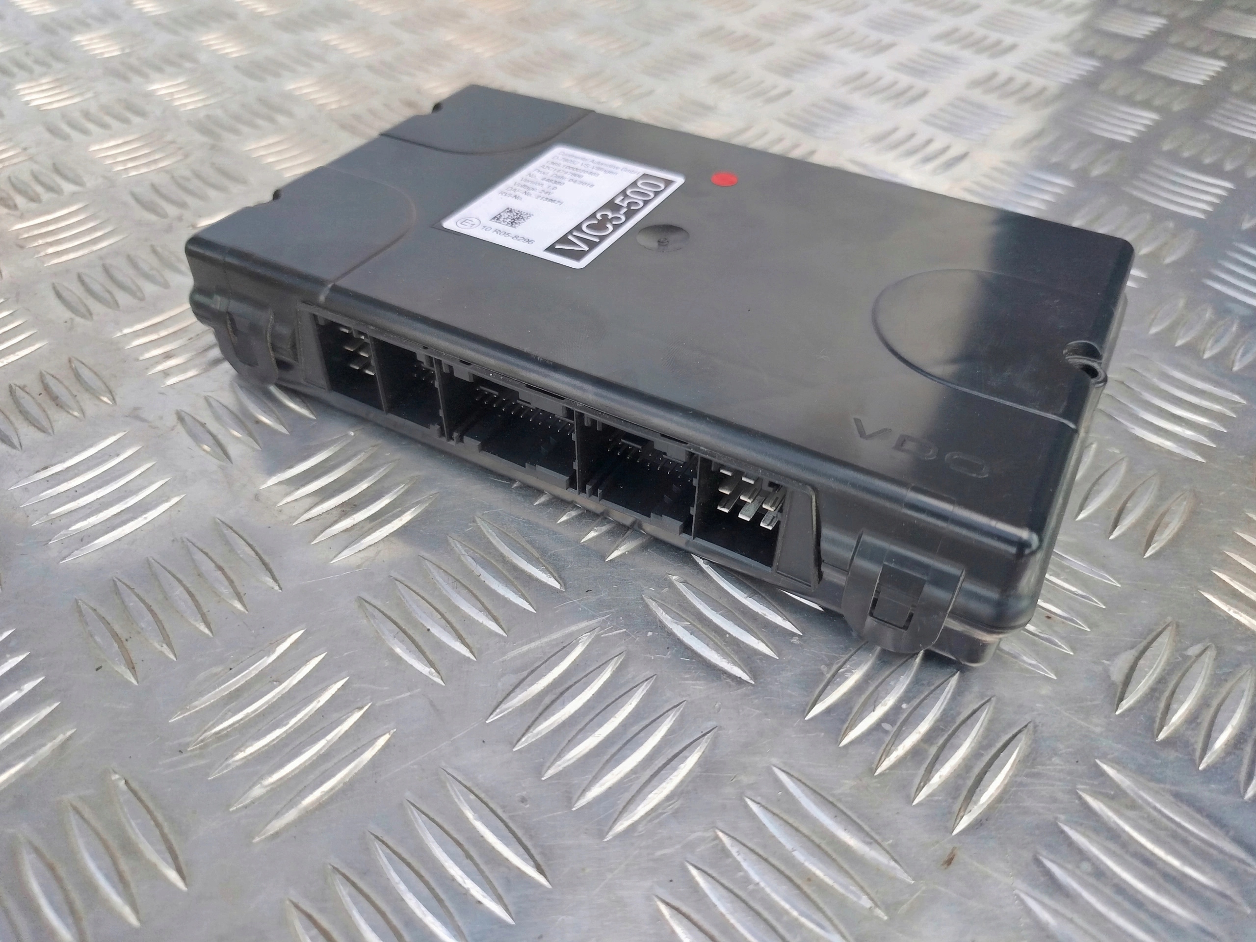 7d7f4bcb9cf849657793d14ffb41992b