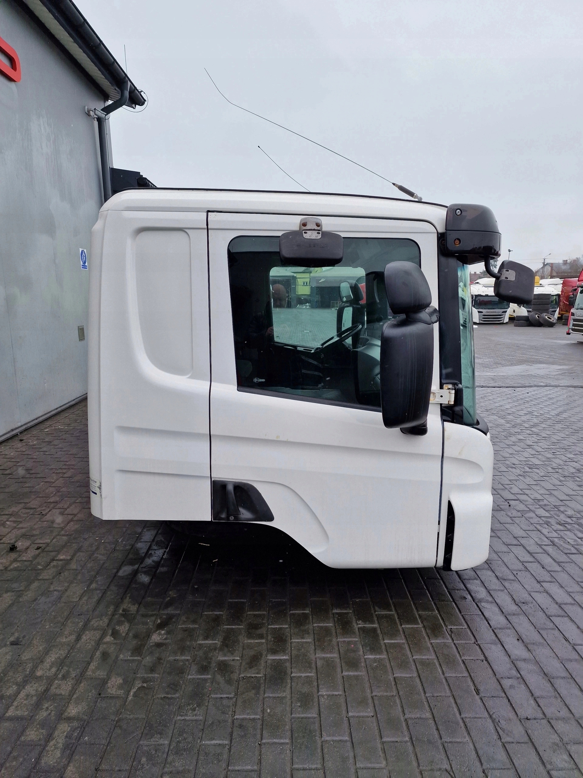 b2d7a703bf9a28f67370d3c03f5825af