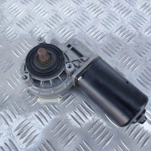 90f3c971e34ff4f9bc2480f2cf527c16