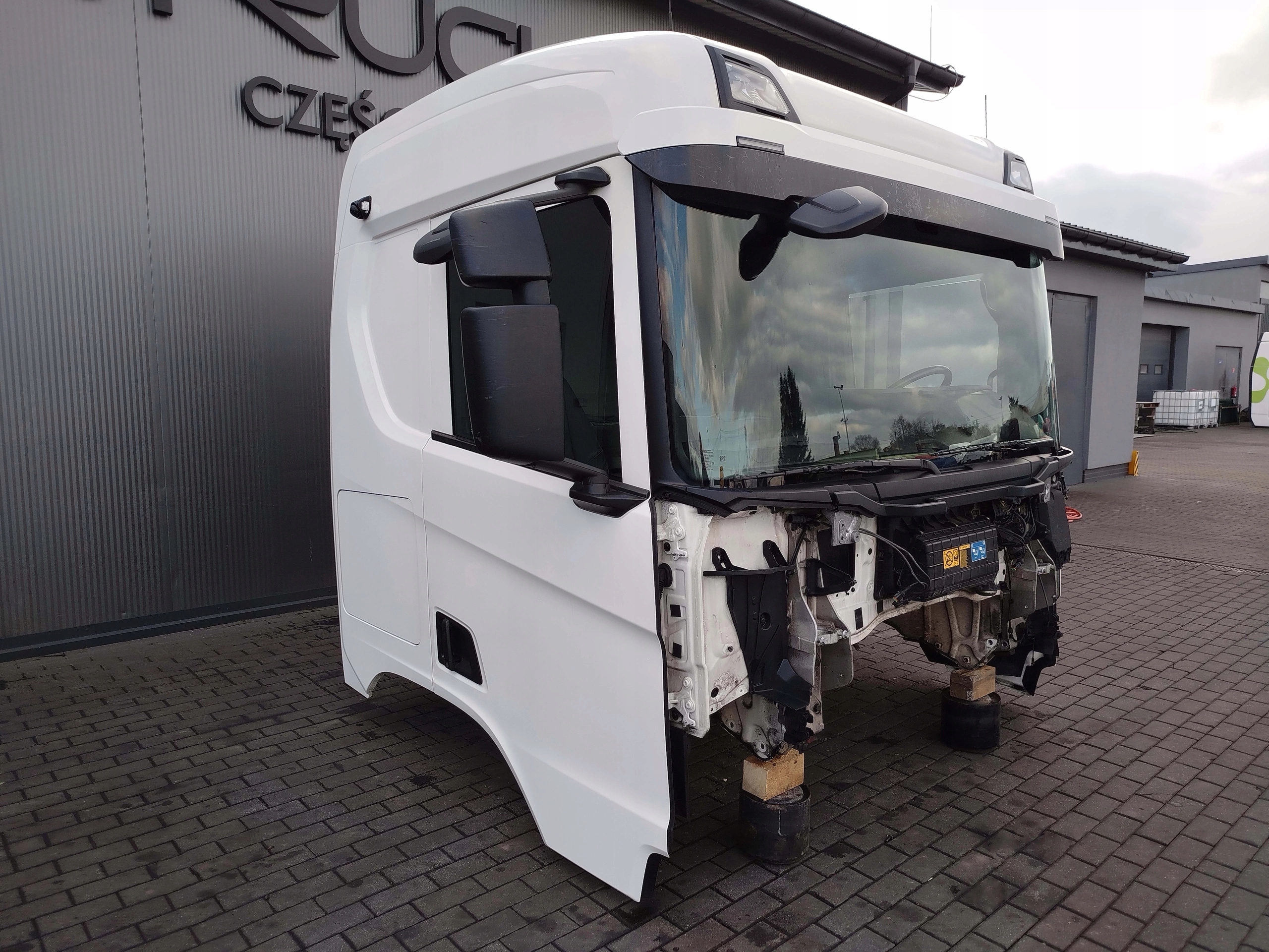 f682194d9b51f8a3508556b48d028bd6