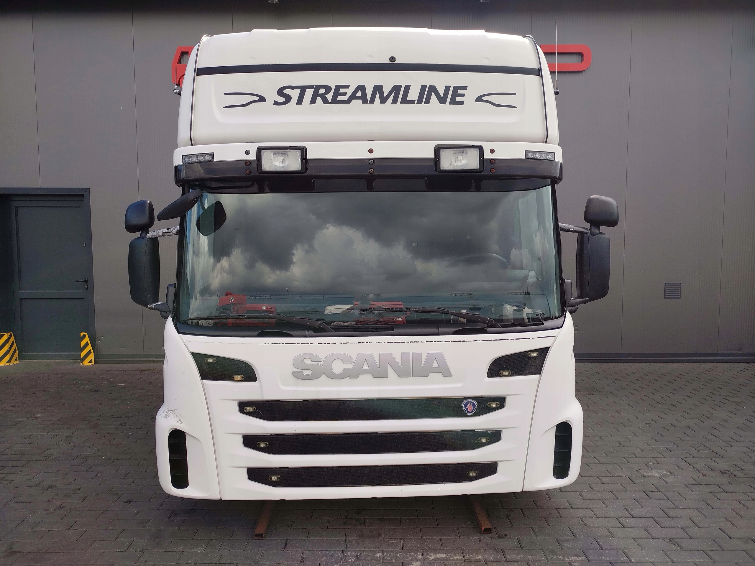 90db807da6a24407b48d891aa06f9550