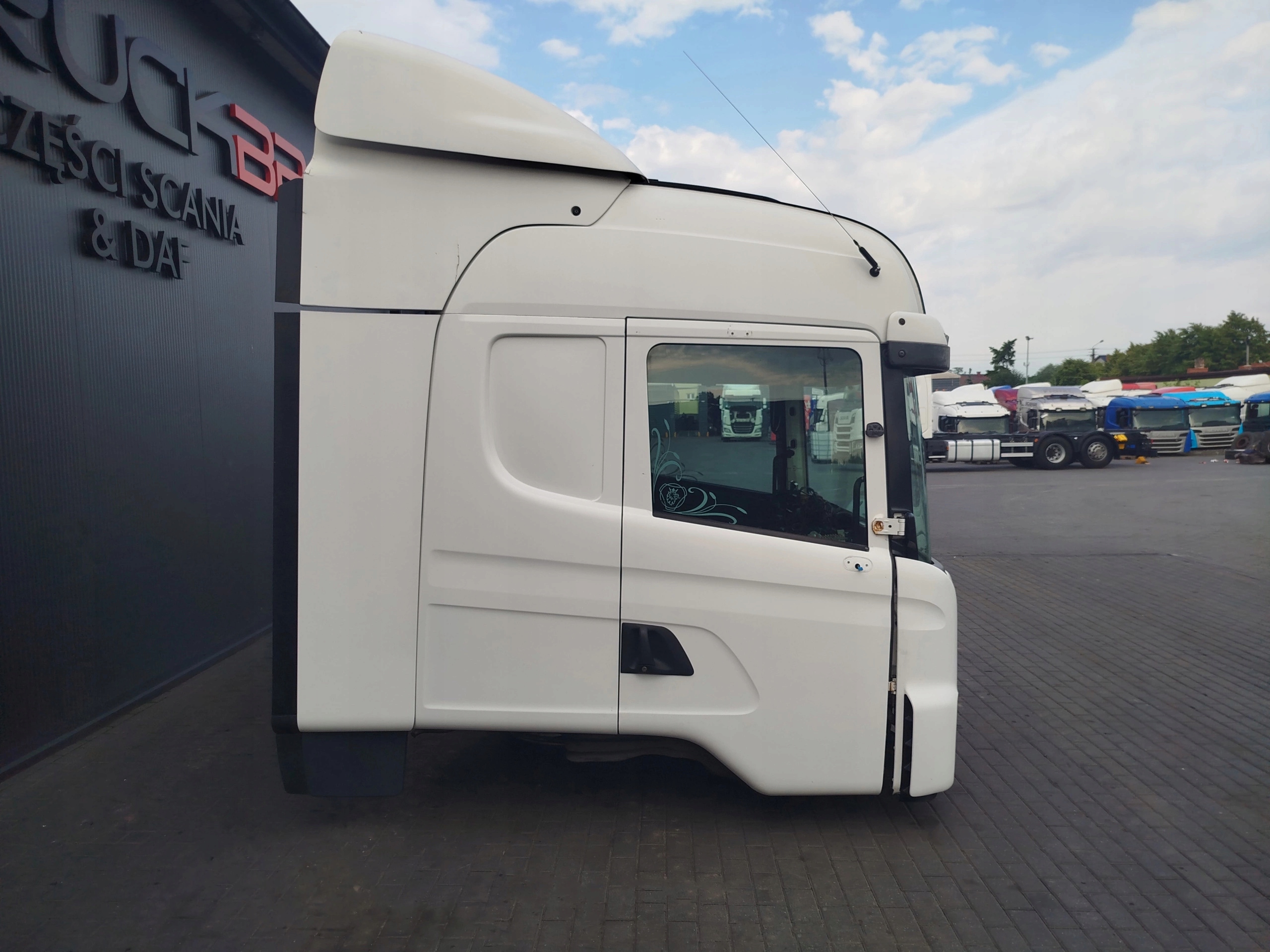 3da1a5b5042969d24381636de8bcc0ec