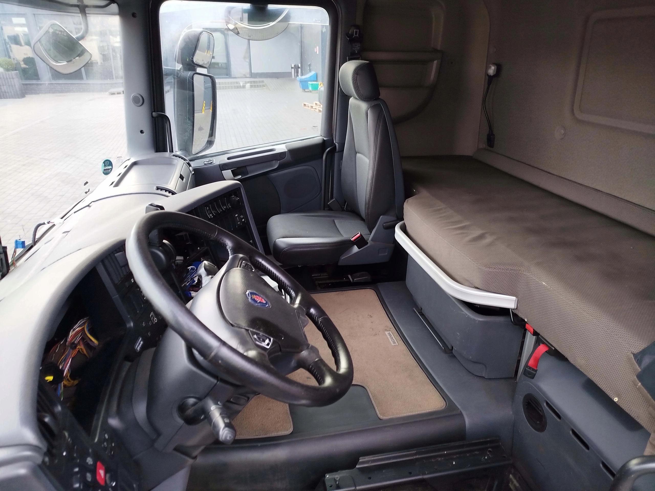 e2ace49140f83ab715a77ae84a1a9043