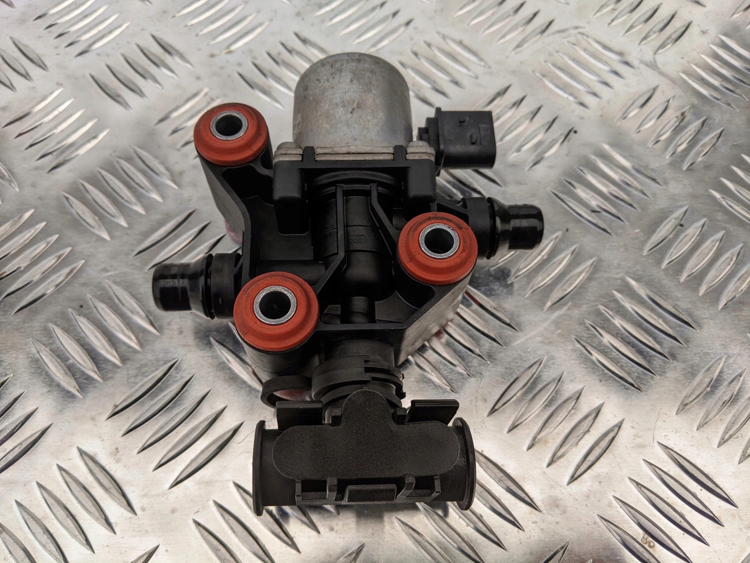 3e9d8fde9b881eaa623bfefc30827d9d