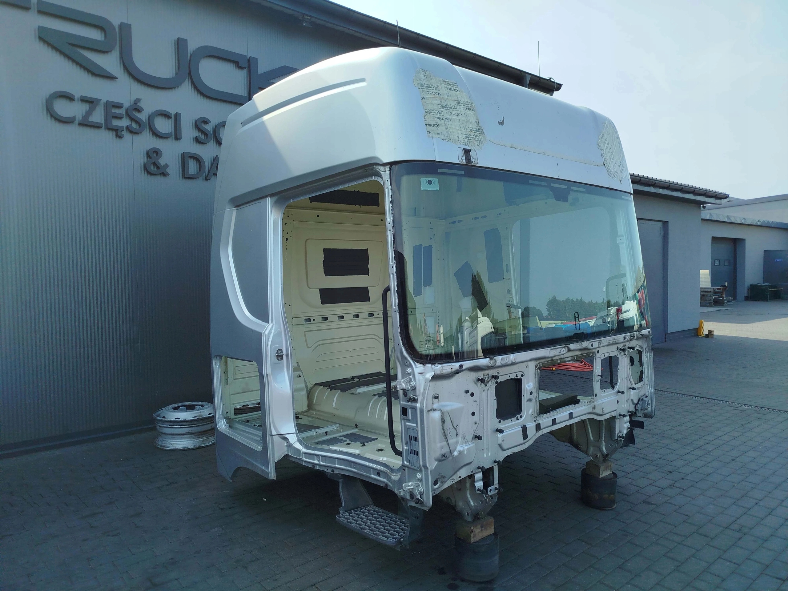 1037b360488941150e9071c7d5695c26