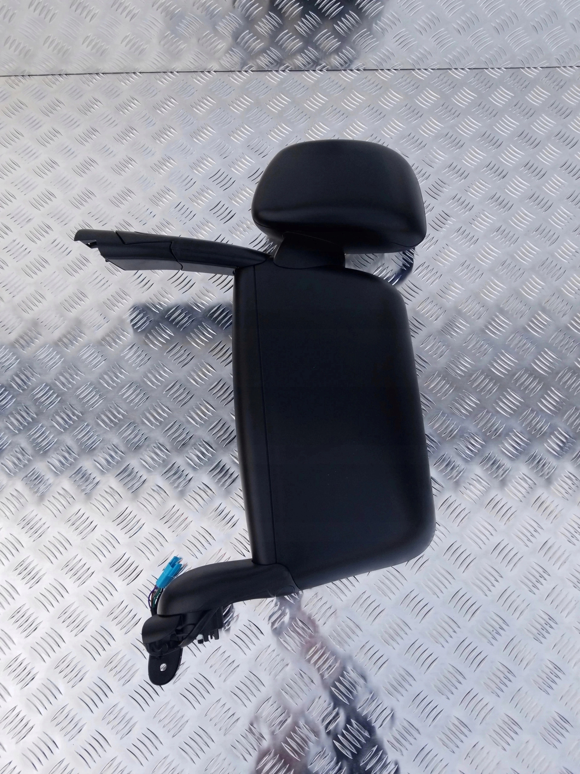 0614d84551b27d79c1117fbe250872ad