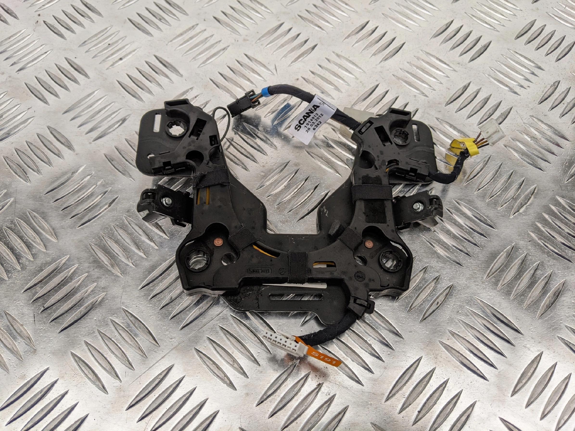 f209710d62d6432a7c9bdab2e7334f7f