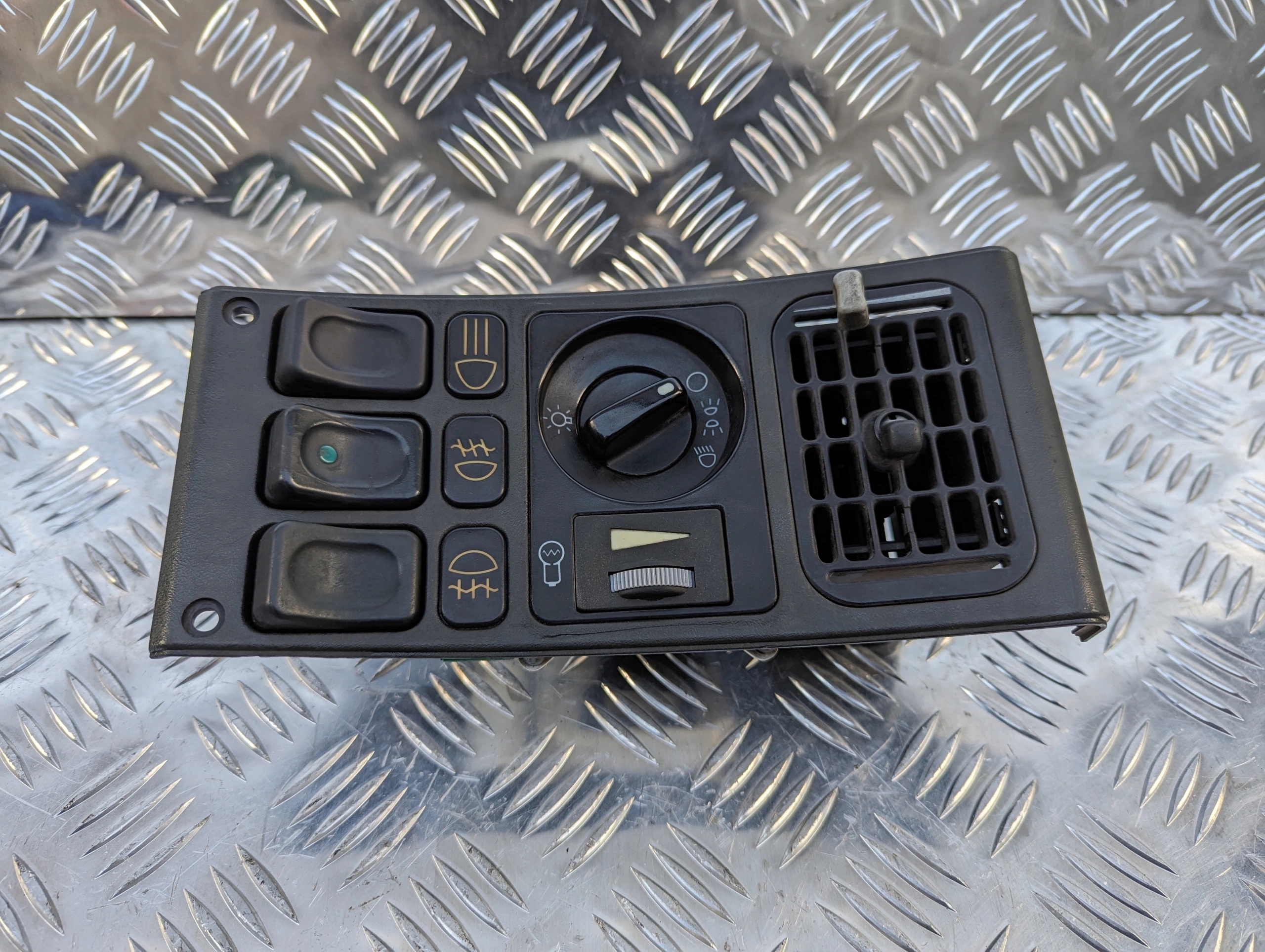 823d8a7002430a46c231f16ef9840fd2