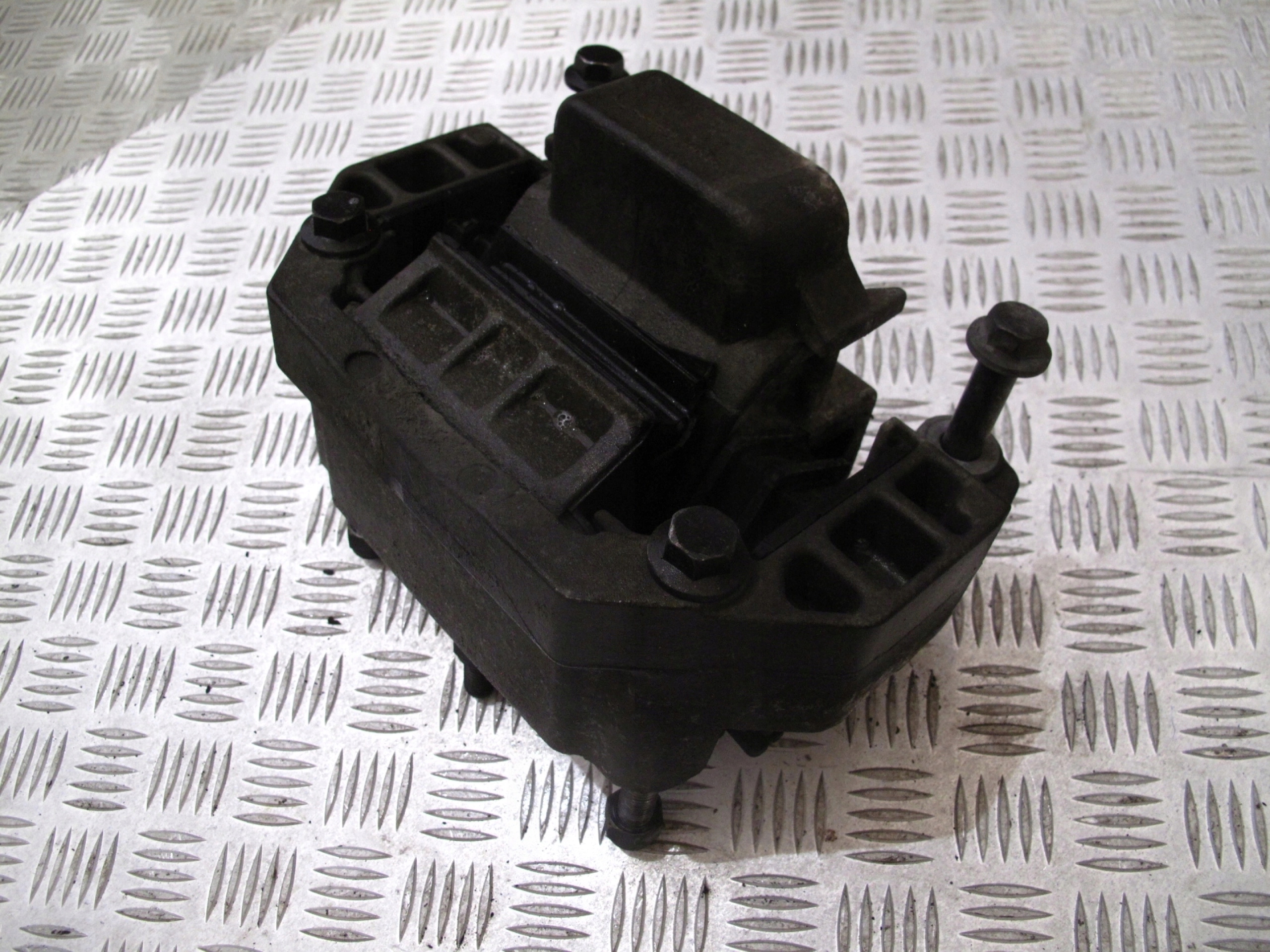 3b183c98a863e0c6416fd68f897fb179