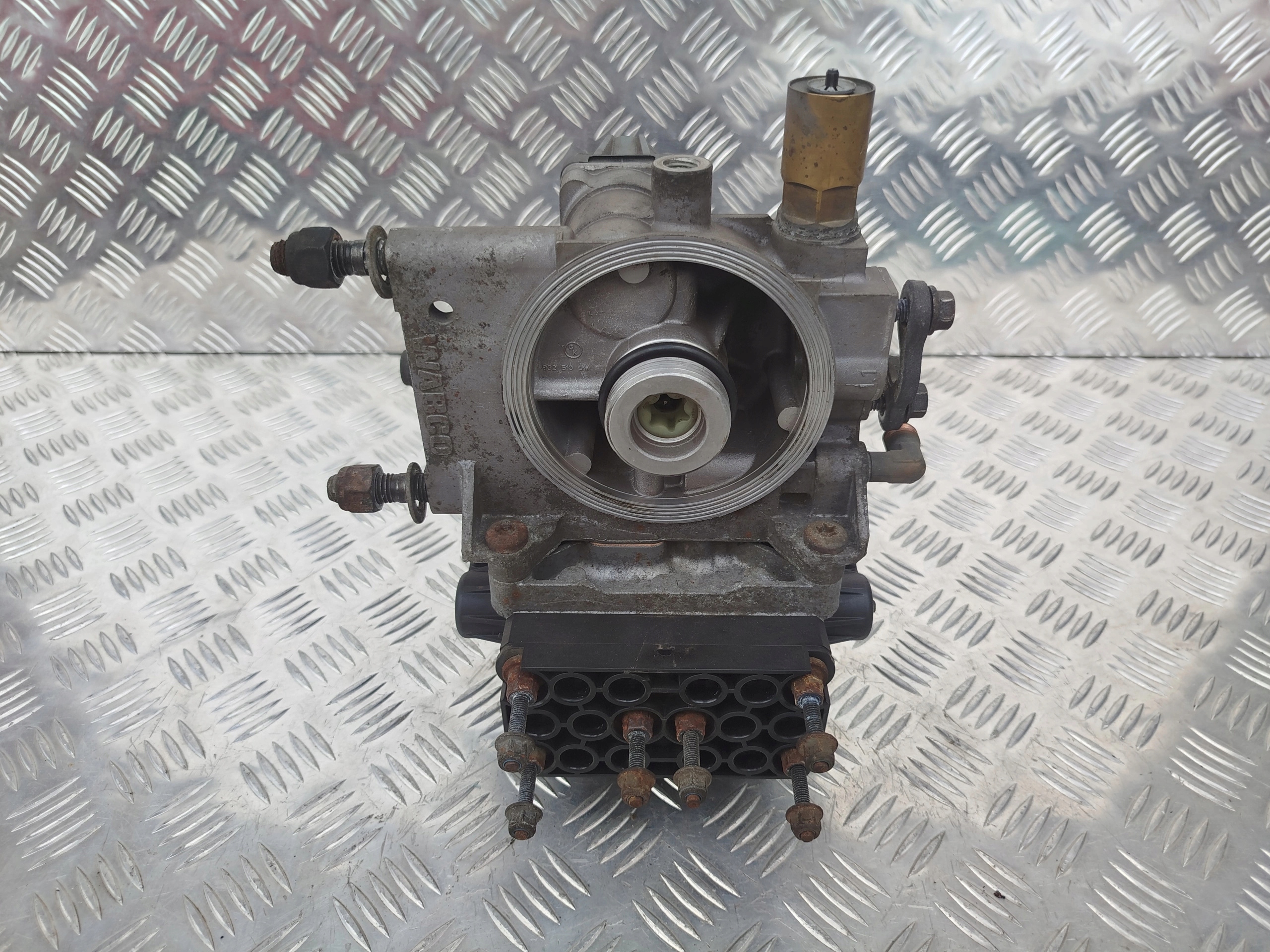 15906a611f83957039f0bc38a74c1522