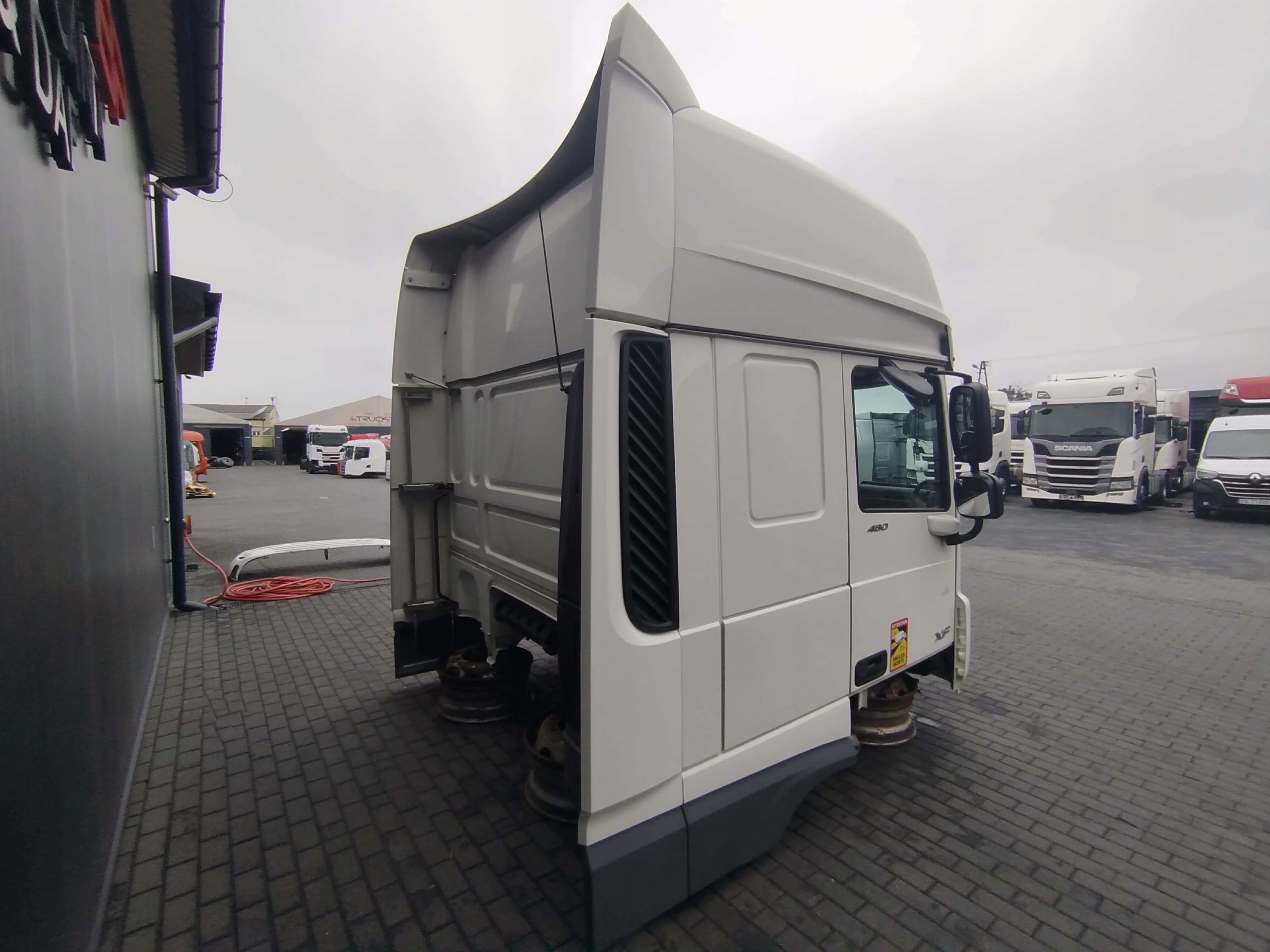 61171a8c5244f2754e1f444590389e86