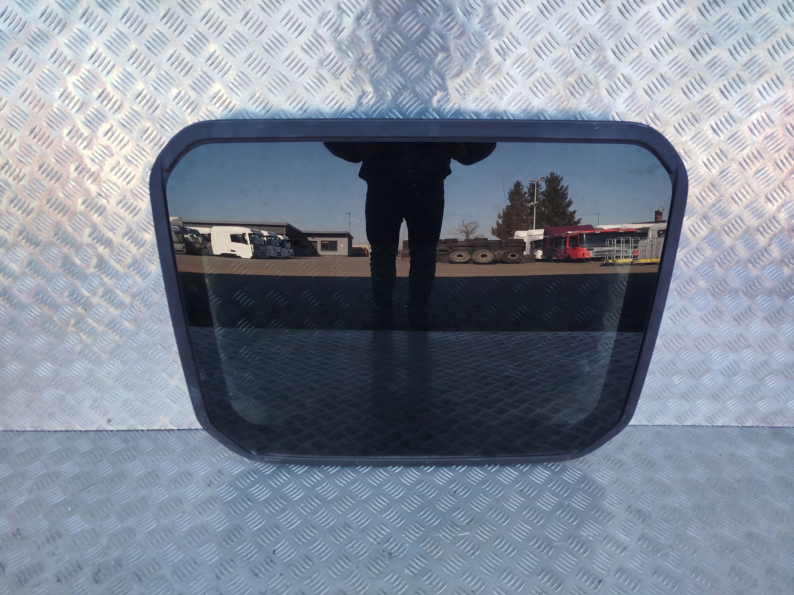 79a7518fa8196e331a5e80d32b27d8bb