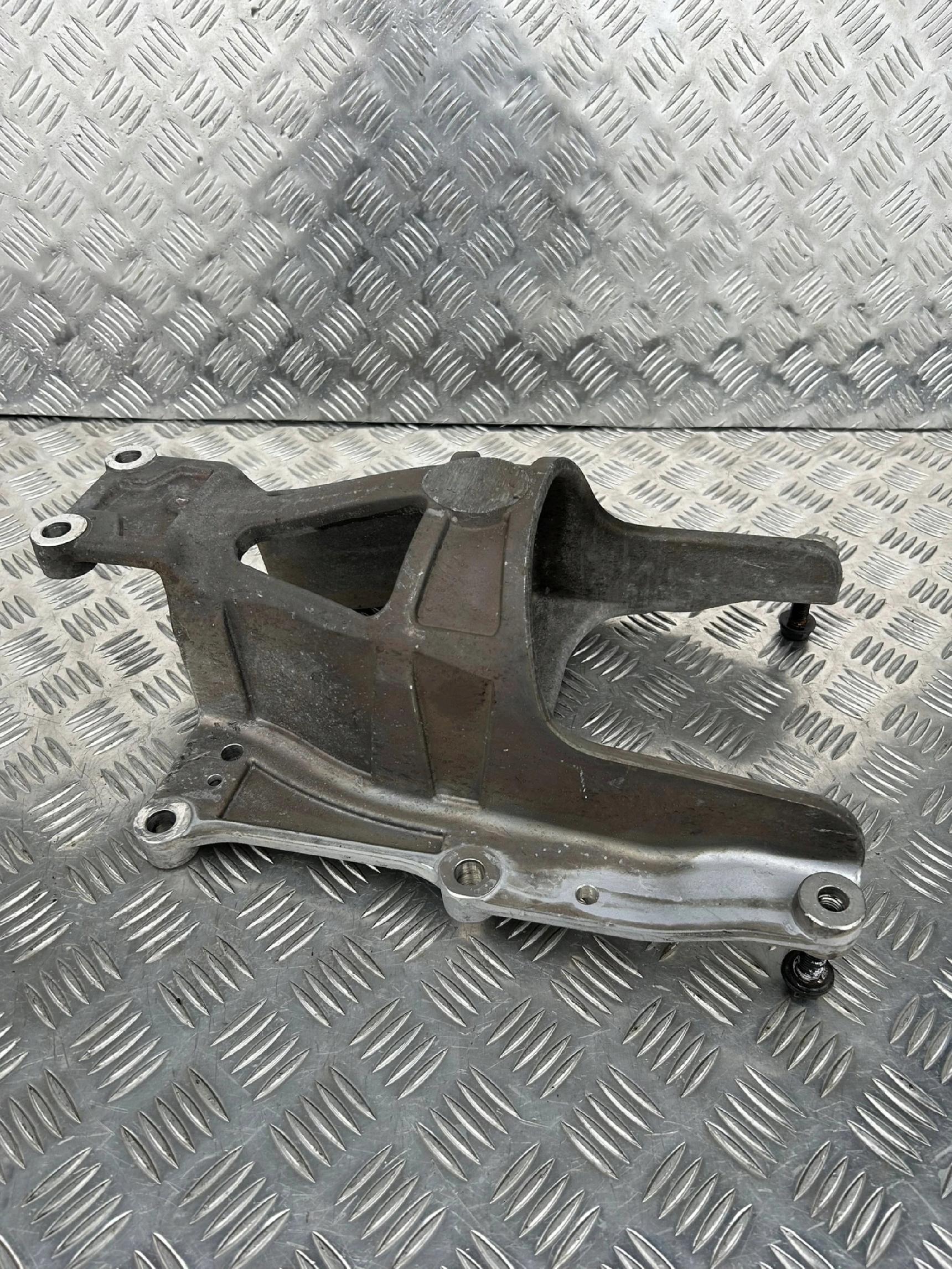 6b3063a0a501d37c32d2e327e5dd40a1