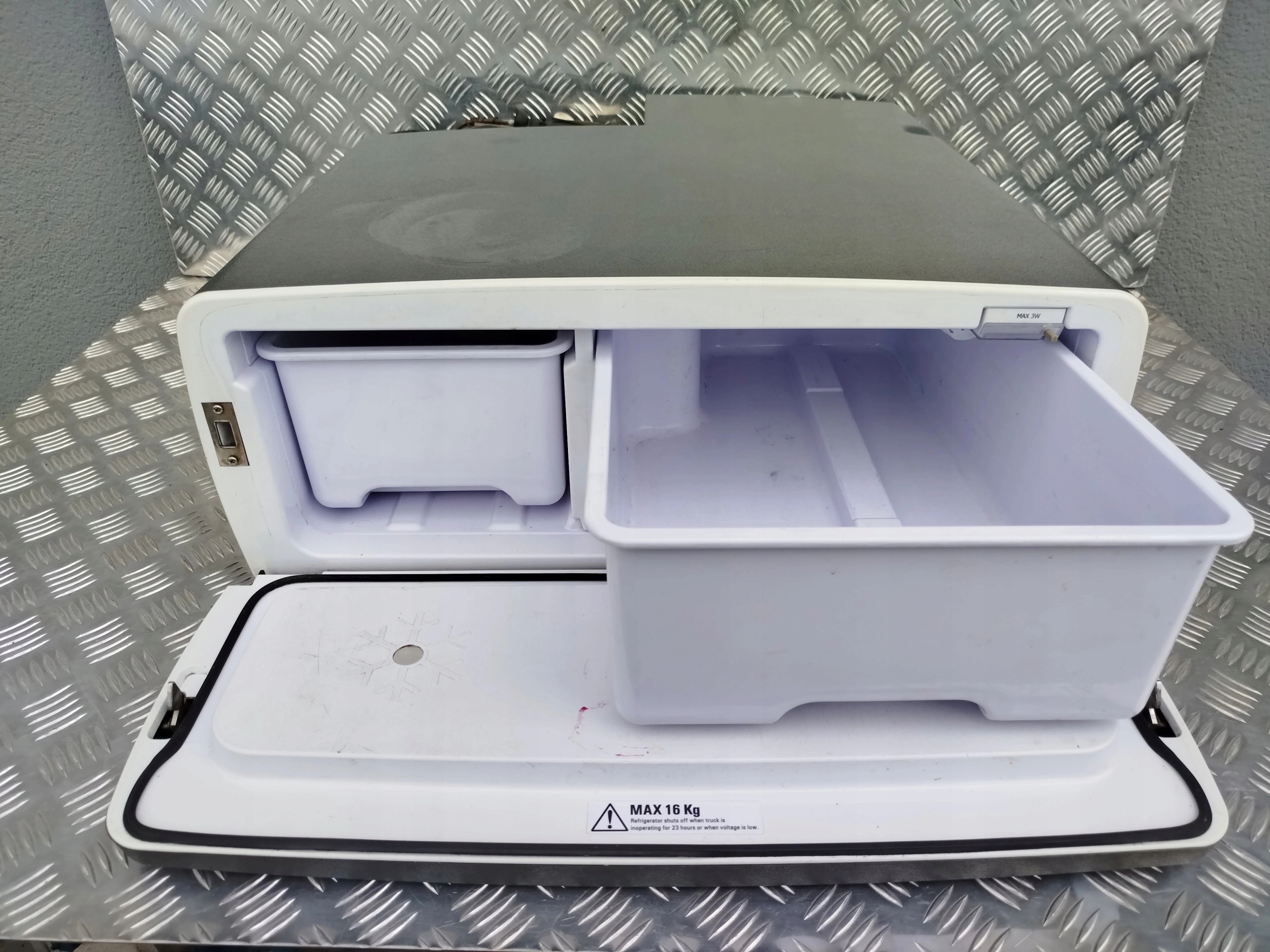 f2fd105cc25877a8b0538815d3734685