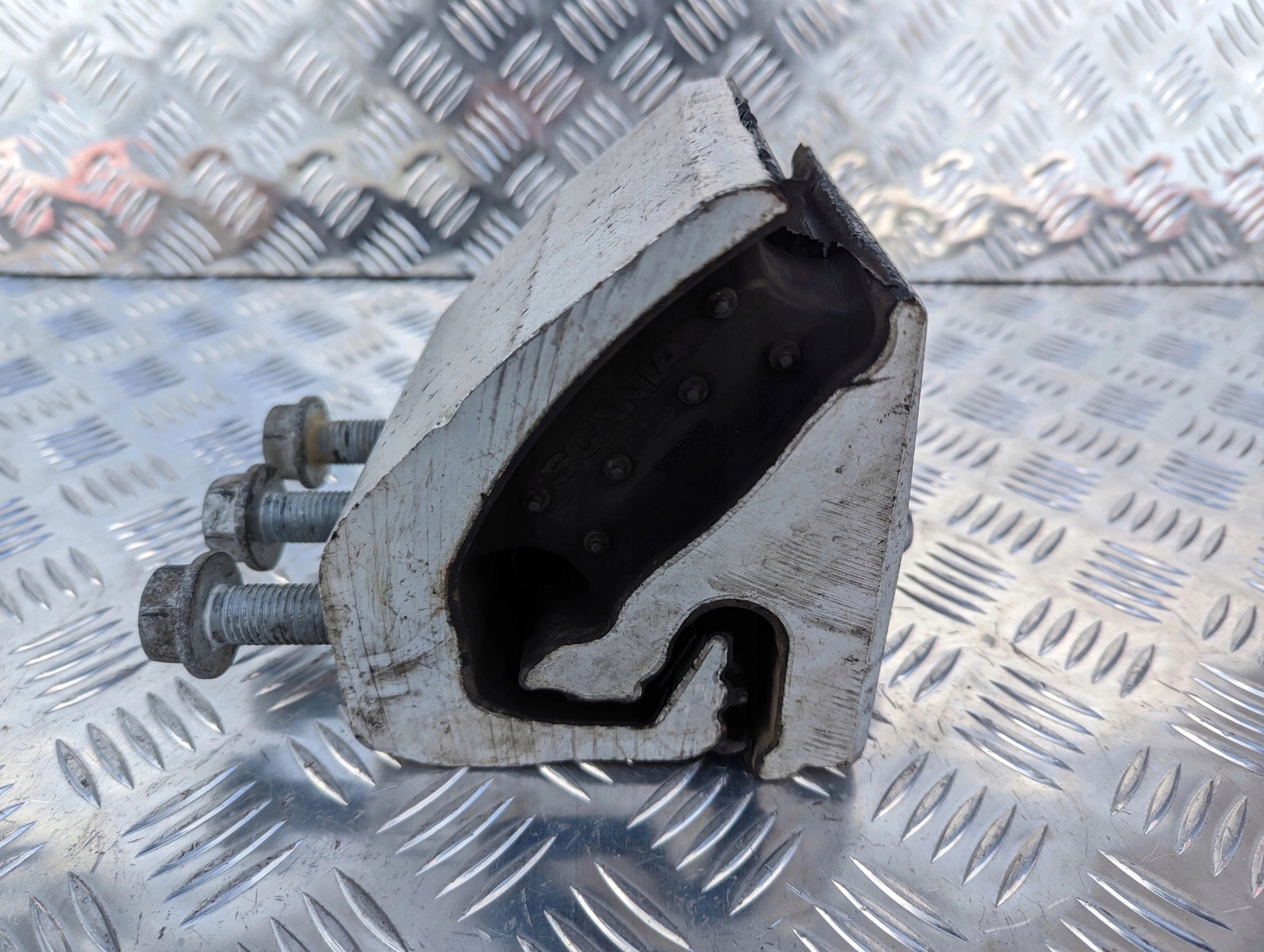 b8c3c8a00bd9f96a7fed834bf986d24b