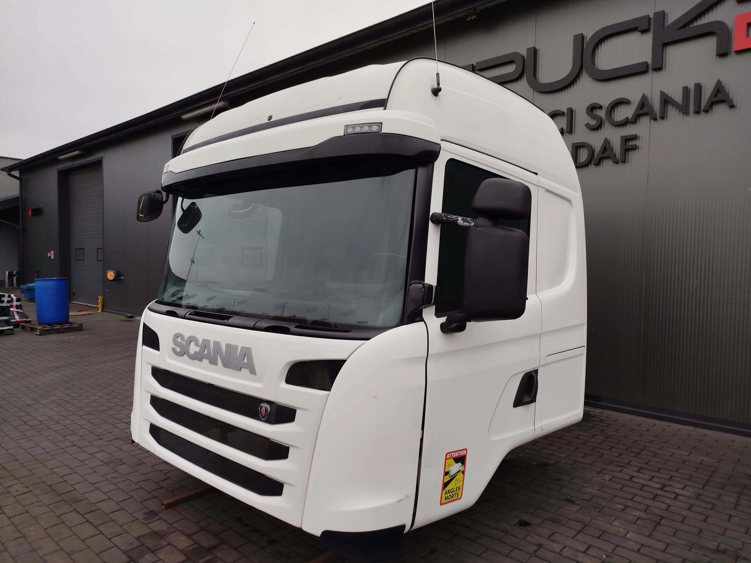 ef696b10513a99e54fe284e7dc3e21e4