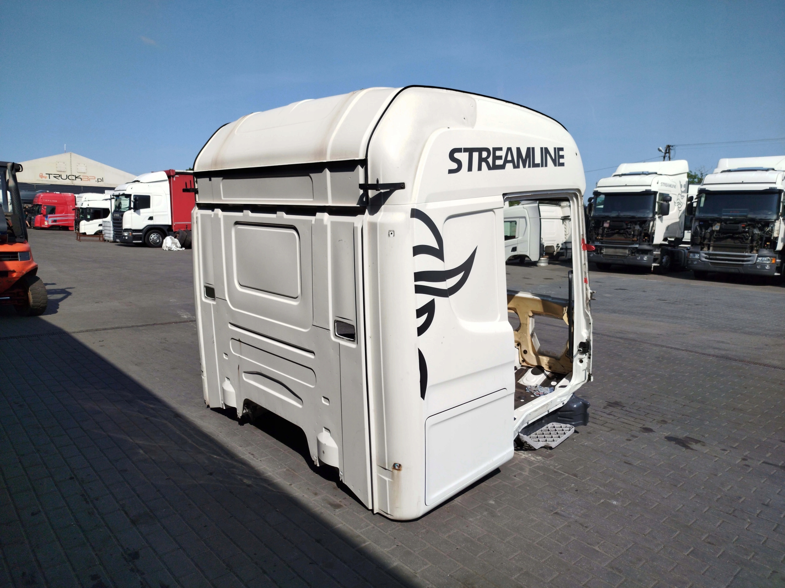 6521876aa1cb47d367ebd2994dbeb5f3