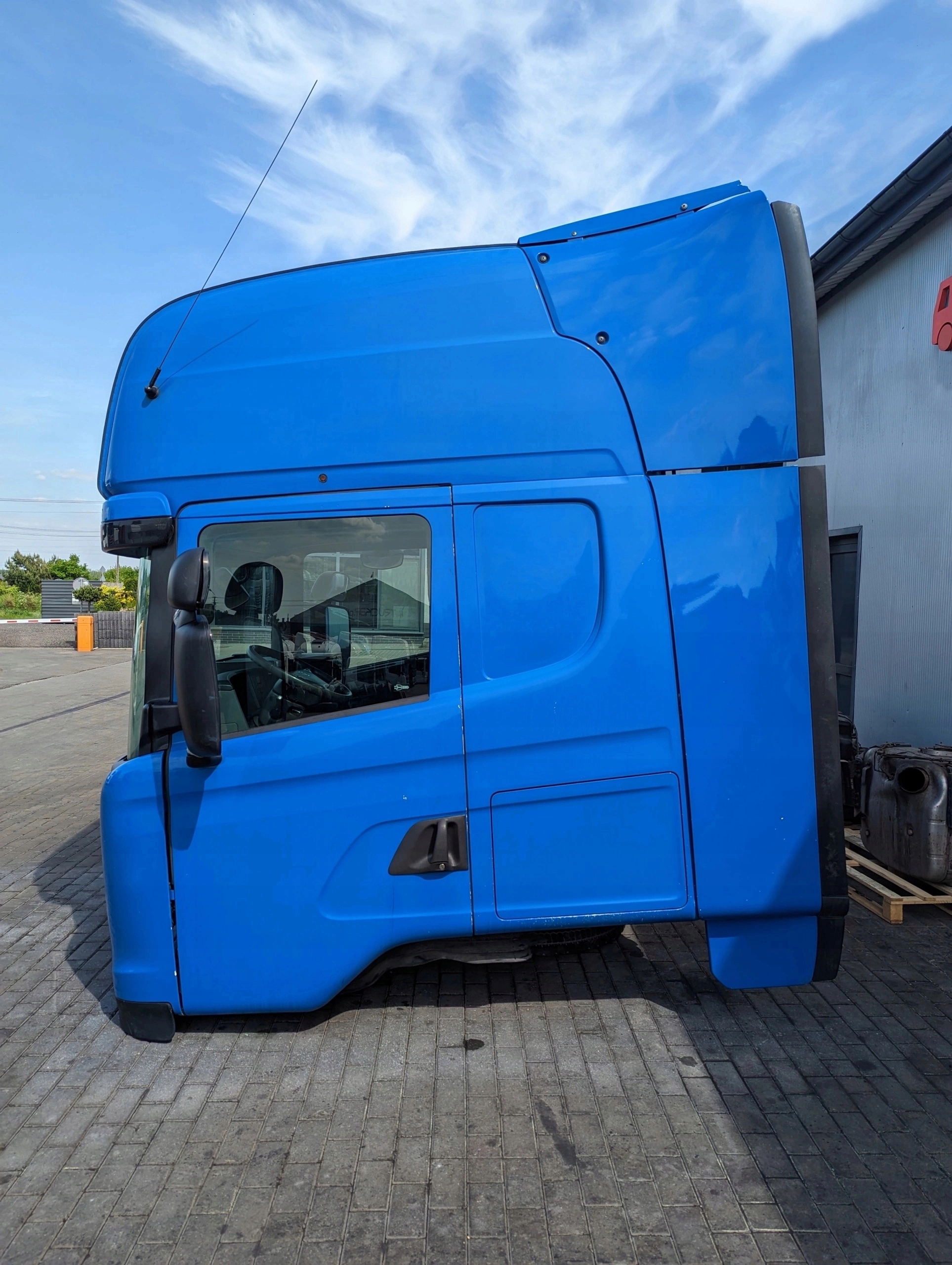 f6c5a28fde0e46a8f606979a3b8bf7e2