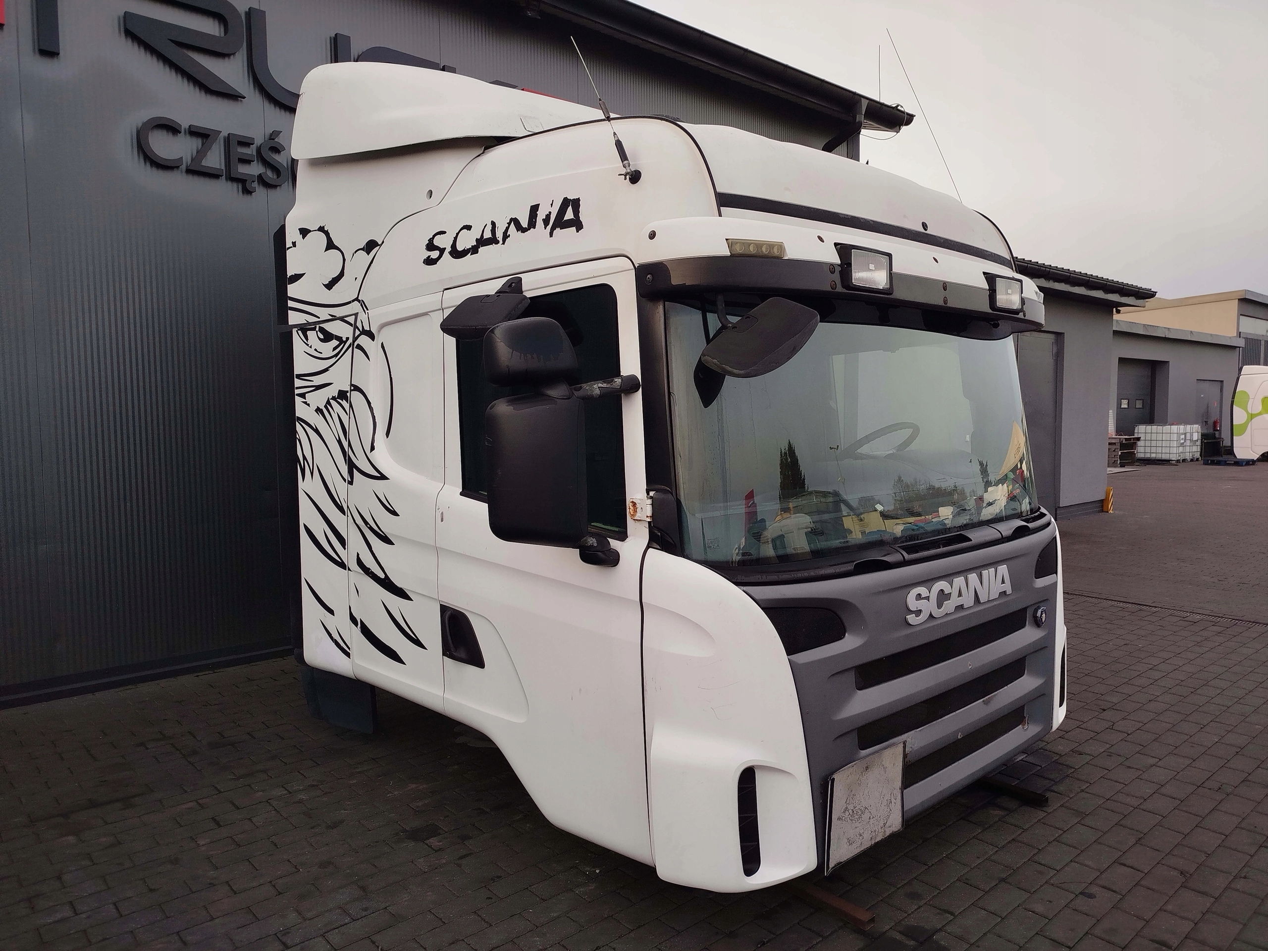 6085eaae18e9fcba3377f5fdfd829bc6