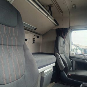 03da275daf9fe2fbf39dc71d2ab9193f