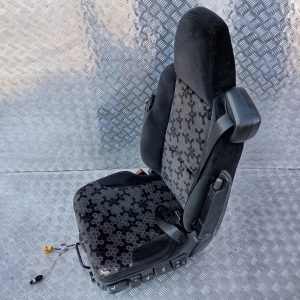 3b995a38df6f8e64f7b351a9c33d3ce9