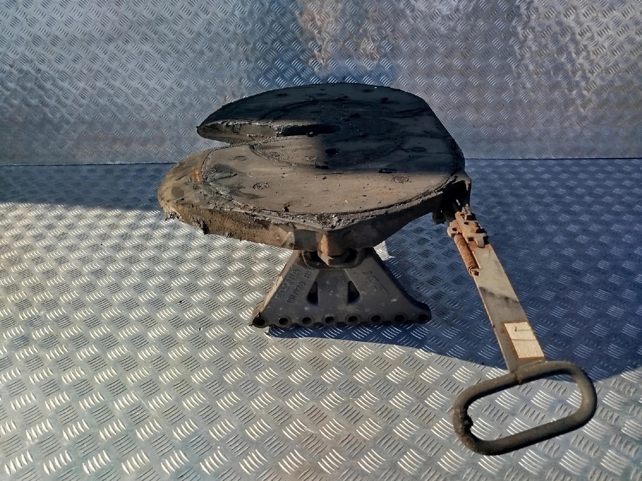 2409b87fd4eda0c5861736d1565be466