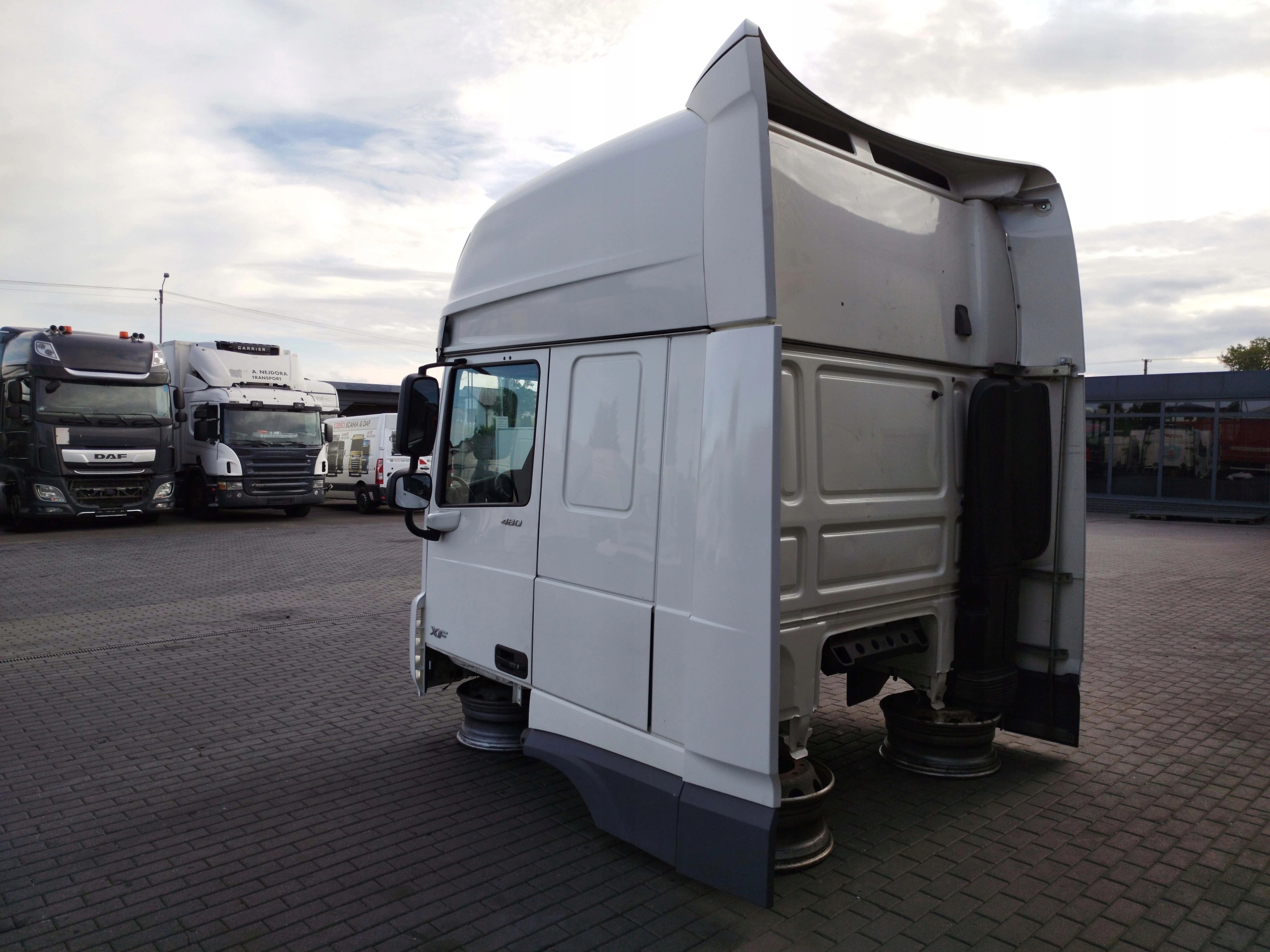 651dcc4441520b1754eb4148d59bc192