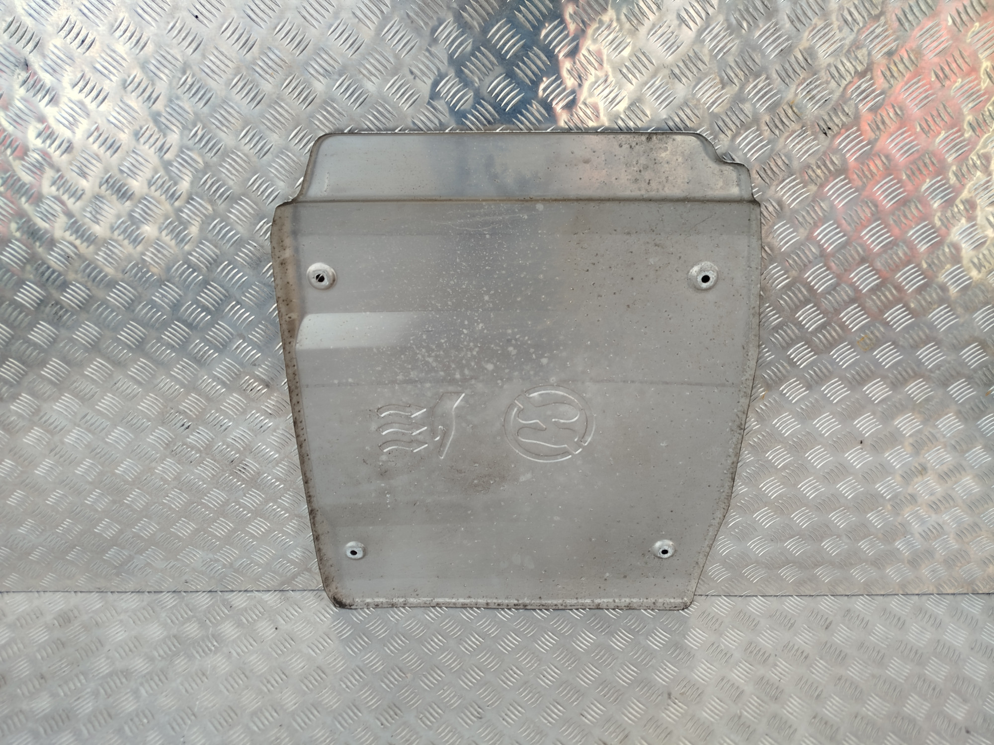 98767c1e141b9545913eed5d3932efa9