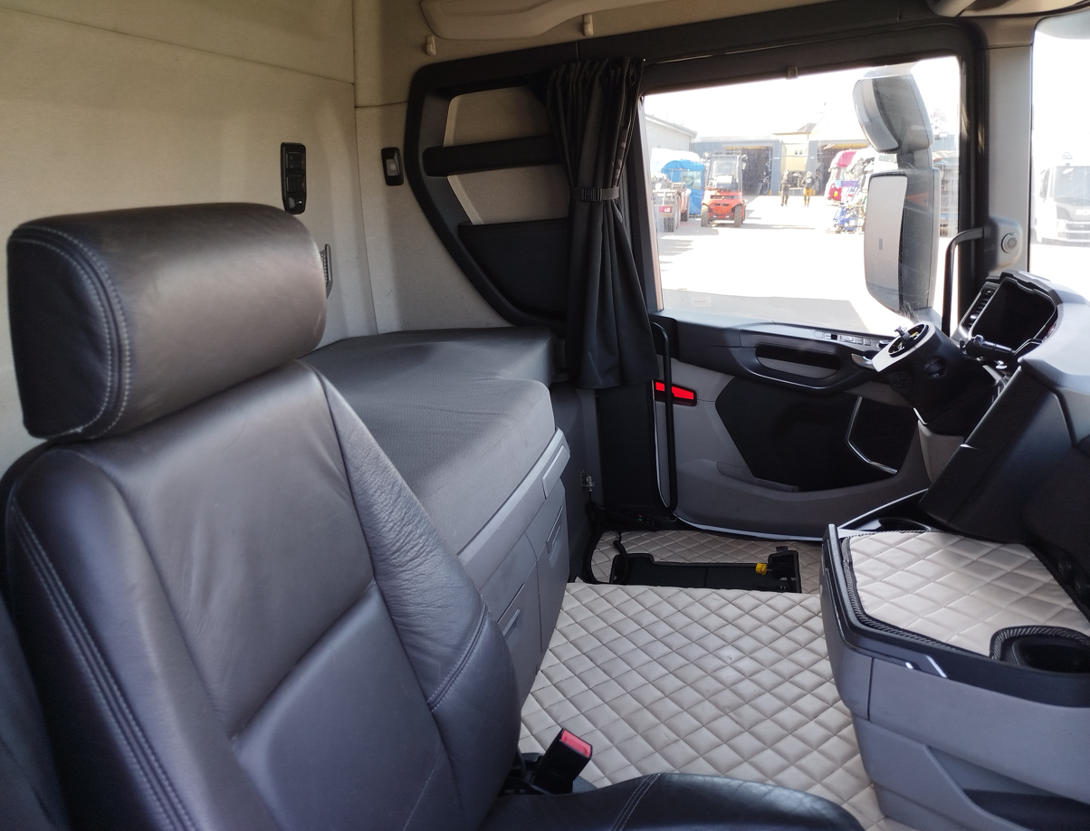 KABINA SCANIA R NTG
