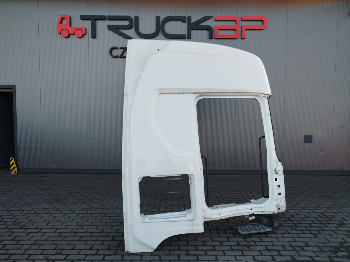 ĆWIARTKA PRAWA KABINY SCANIA R NTG