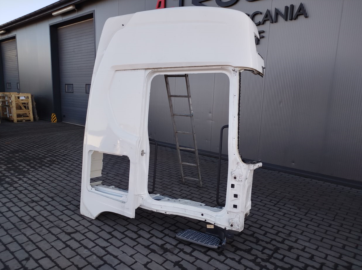 ĆWIARTKA PRAWA KABINY SCANIA R NTG