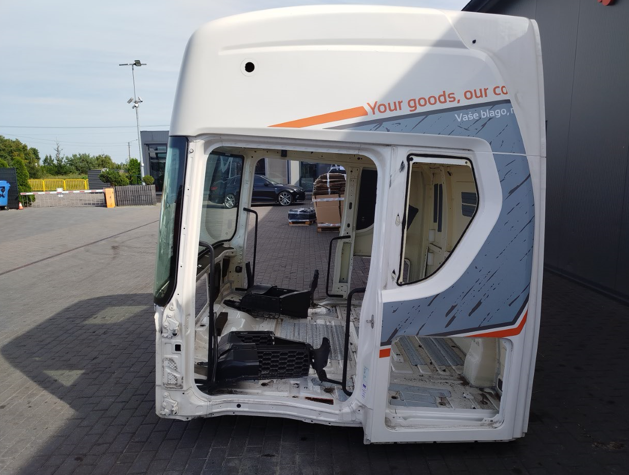 ĆWIARTKA BOK LEWY KABINY SCANIA S NTG