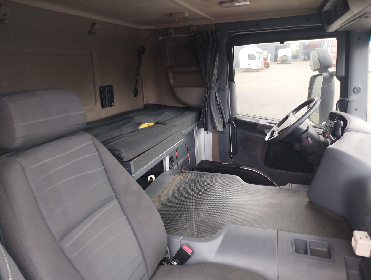 KABINA P SCANIA CP19