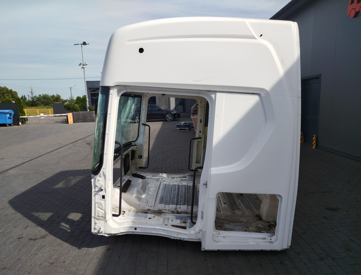 KABINA GOŁA SCANIA S NTG