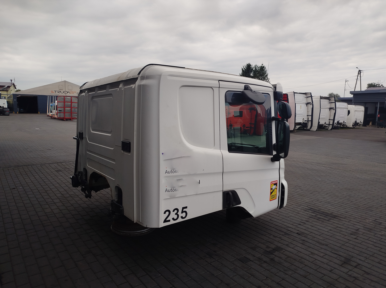 KABINA P SCANIA CP19